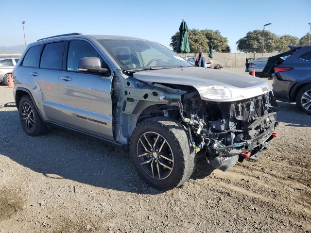 1C4RJFLG6JC327115 - 2018 JEEP GRAND CHER TRAILHAWK GRAY photo 4