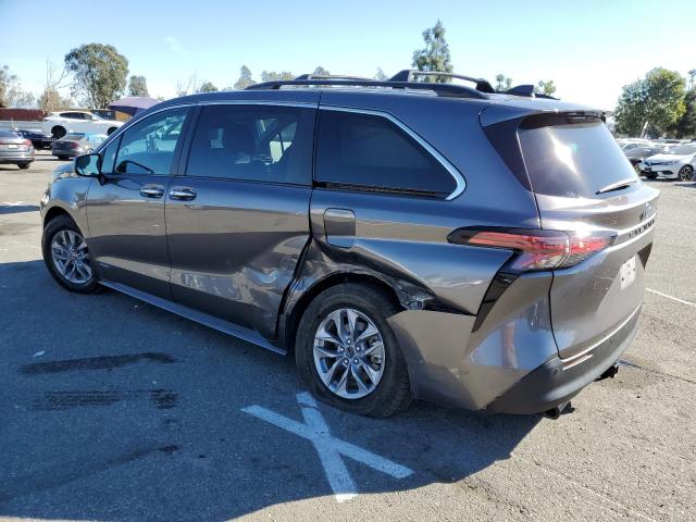 5TDYRKEC5MS071642 - 2021 TOYOTA SIENNA XLE CHARCOAL photo 2