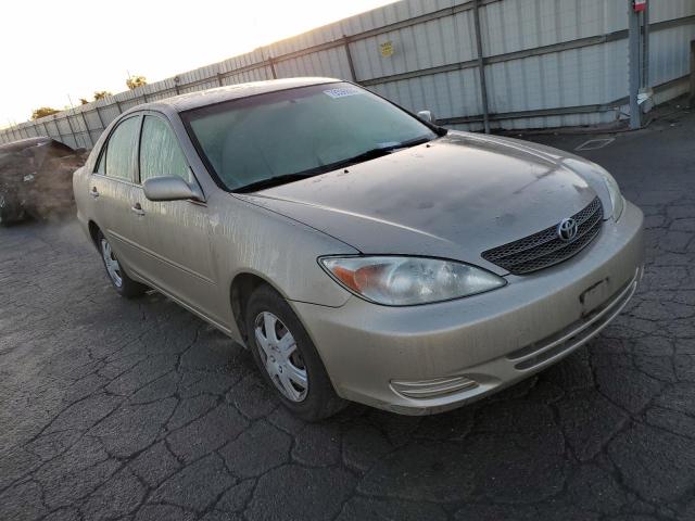 JTDBE32K120026541 - 2002 TOYOTA CAMRY LE CREAM photo 4