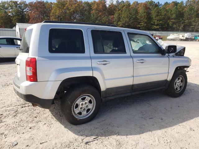1J4NT1GAXBD230300 - 2011 JEEP PATRIOT SPORT SILVER photo 3