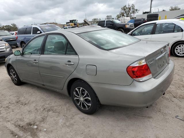 4T1BE32K95U994265 - 2005 TOYOTA CAMRY LE SILVER photo 2