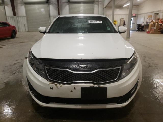 5XXGM4A70DG136185 - 2013 KIA OPTIMA LX WHITE photo 5