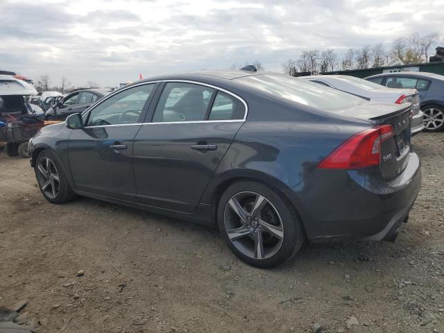 YV1902TS7F1342056 - 2015 VOLVO S60 PLATINUM GRAY photo 2