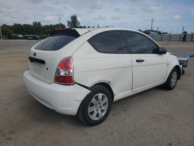 KMHCM36CX9U111774 - 2009 HYUNDAI ACCENT GS WHITE photo 3