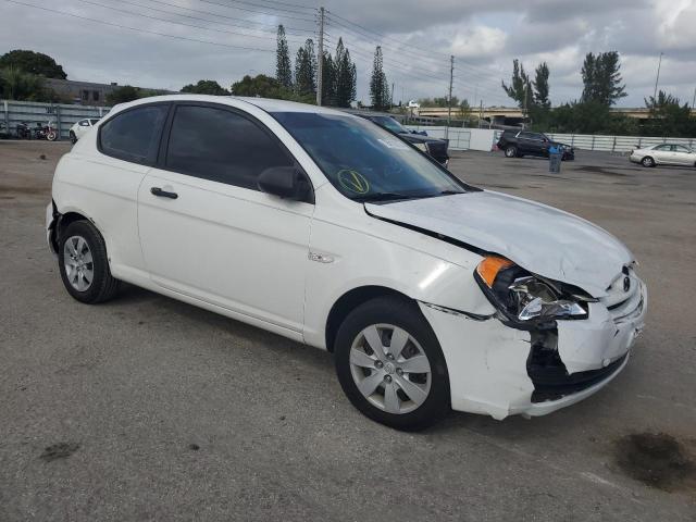 KMHCM36CX9U111774 - 2009 HYUNDAI ACCENT GS WHITE photo 4