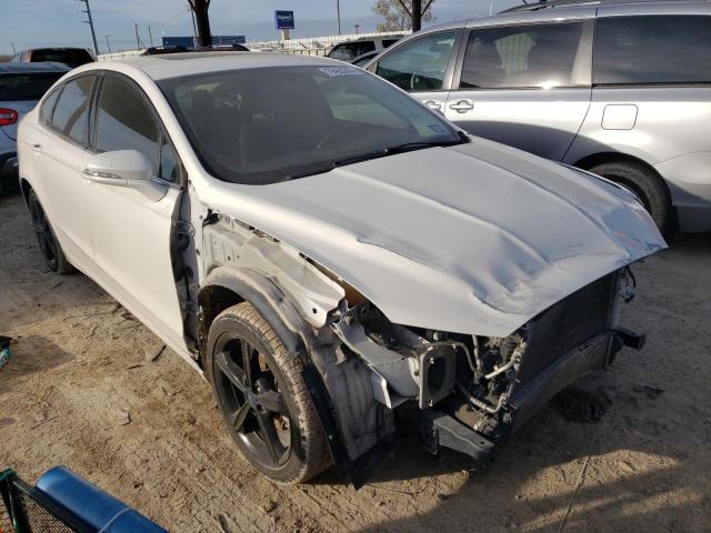 3FA6P0H9XGR105217 - 2016 FORD FUSION SE WHITE photo 4