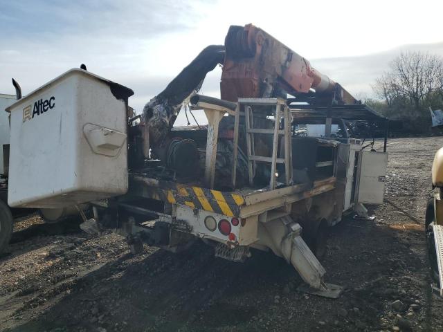 1GBM7H1C22J514423 - 2002 CHEVROLET C-SERIES C7H042 白色 照片 4