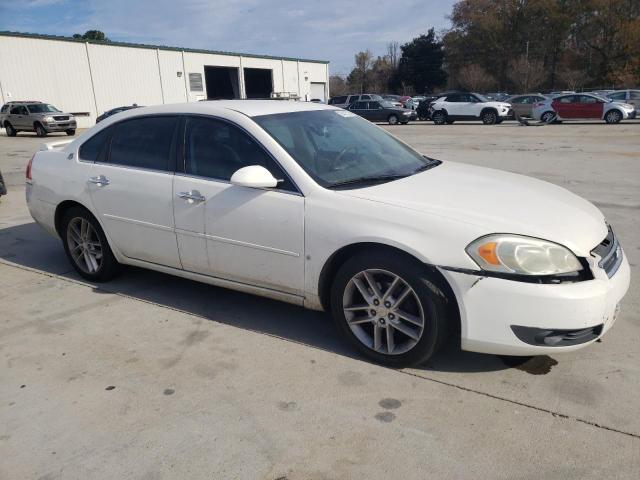 2G1WU583081236490 - 2008 CHEVROLET IMPALA LTZ WHITE photo 4