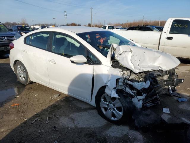 3KPFL4A74JE211487 - 2018 KIA FORTE LX WHITE photo 4