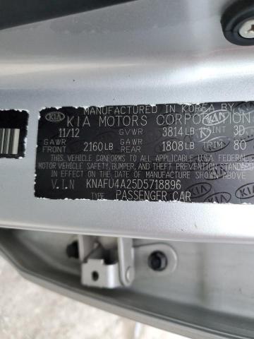 KNAFU4A25D5718896 - 2013 KIA FORTE EX SILVER photo 12