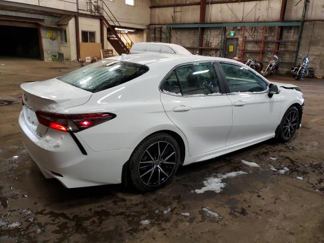 4T1B21HK7NU018084 - 2022 TOYOTA CAMRY XLE WHITE photo 3