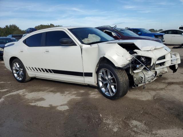 2B3KA43R78H238704 - 2008 DODGE CHARGER AW WHITE photo 4