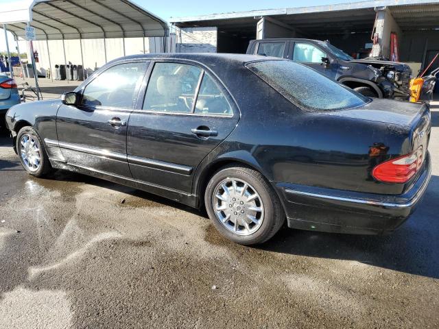 WDBJF65J61B348302 - 2001 MERCEDES-BENZ E 320 BLACK photo 2