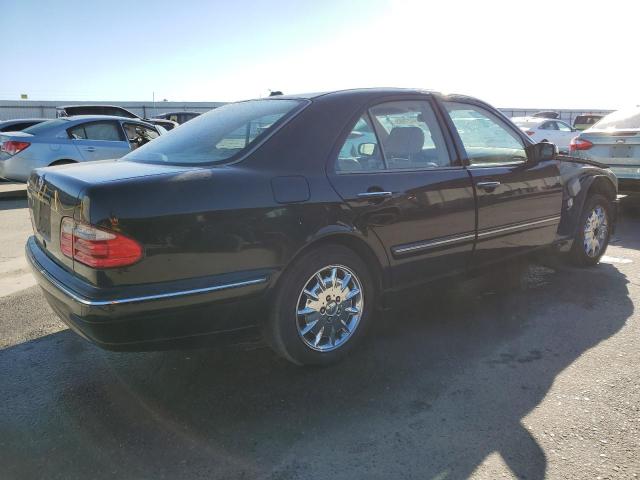 WDBJF65J61B348302 - 2001 MERCEDES-BENZ E 320 BLACK photo 3