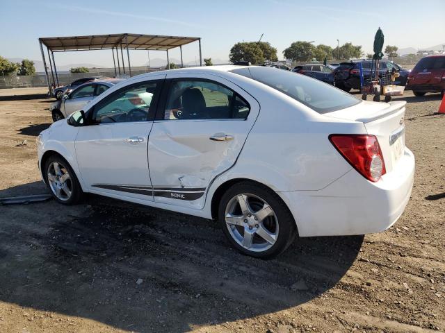 1G1JE5SB8F4181859 - 2015 CHEVROLET SONIC LTZ WHITE photo 2