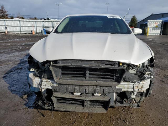 3FA6P0H70HR106845 - 2017 FORD FUSION SE WHITE photo 5