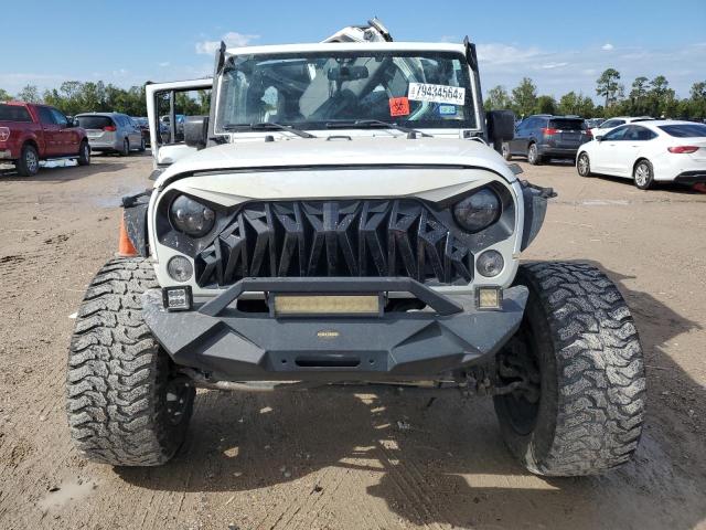 1C4BJWDGXFL762792 - 2015 JEEP WRANGLER U SPORT WHITE photo 5