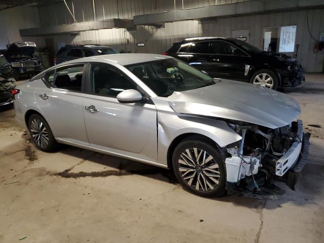 1N4BL4DV3PN374554 - 2023 NISSAN ALTIMA SV SILVER photo 4