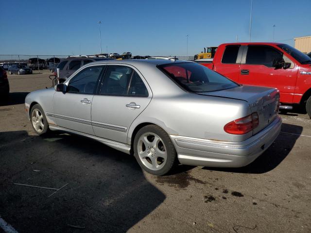 WDBJF70J8YB144852 - 2000 MERCEDES-BENZ E 430 SILVER photo 2