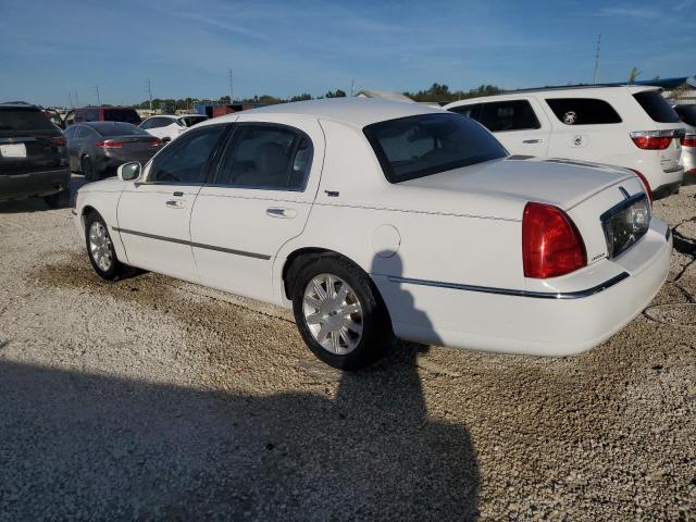 2LNHM82V59X633702 - 2009 LINCOLN TOWN CAR SIGNATURE LIMITED WHITE photo 2