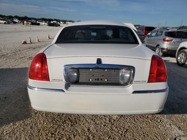 2LNHM82V59X633702 - 2009 LINCOLN TOWN CAR SIGNATURE LIMITED WHITE photo 6