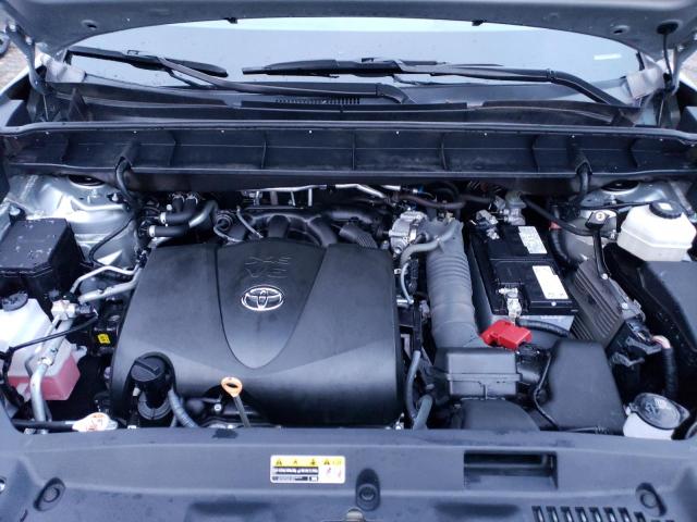 5TDGZRBH5MS543844 - 2021 TOYOTA HIGHLANDER XLE SILVER photo 11