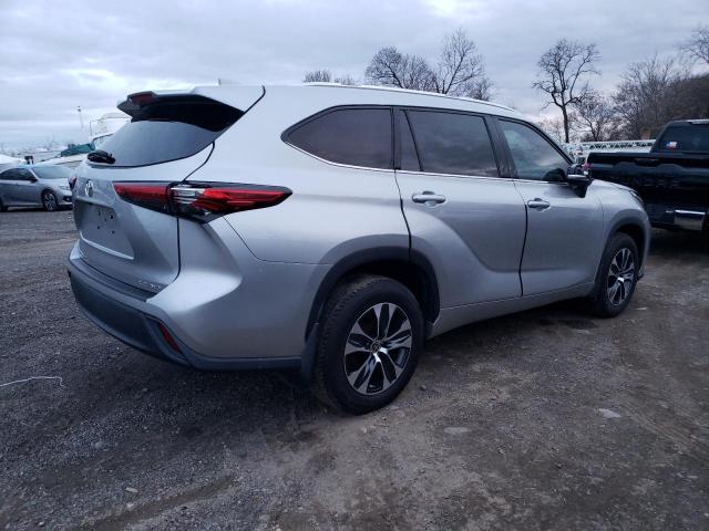 5TDGZRBH5MS543844 - 2021 TOYOTA HIGHLANDER XLE SILVER photo 3