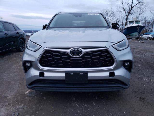 5TDGZRBH5MS543844 - 2021 TOYOTA HIGHLANDER XLE SILVER photo 5