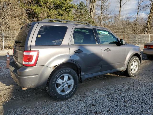 1FMCU9D71BKB04318 - 2011 FORD ESCAPE XLT GRAY photo 3