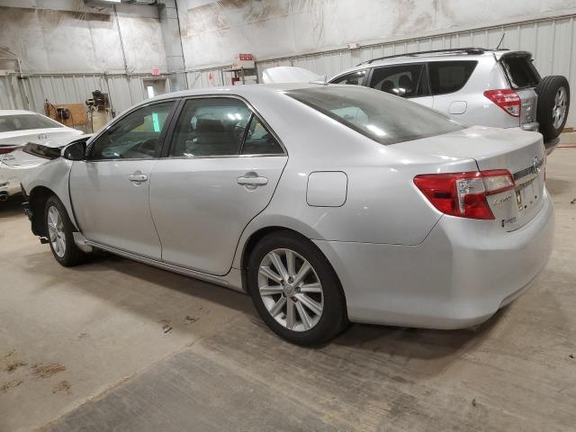 4T1BK1FK2CU512935 - 2012 TOYOTA CAMRY SE SILVER photo 2