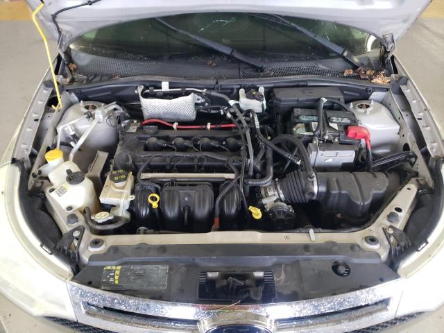 1FAHP33N78W110811 - 2008 FORD FOCUS SE SILVER photo 11