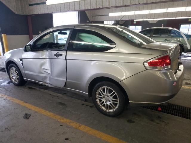 1FAHP33N78W110811 - 2008 FORD FOCUS SE SILVER photo 2