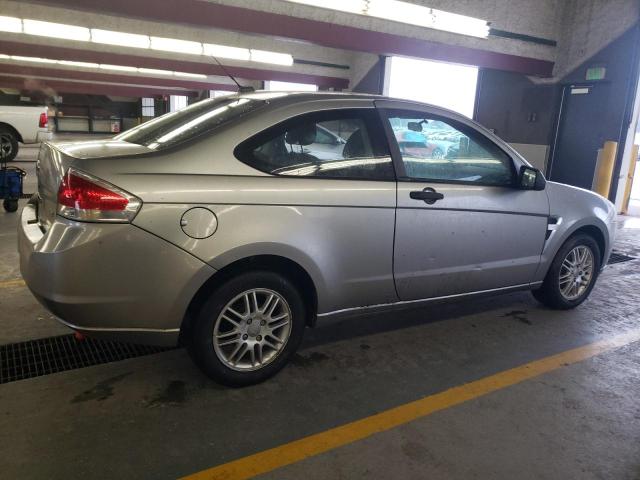 1FAHP33N78W110811 - 2008 FORD FOCUS SE SILVER photo 3