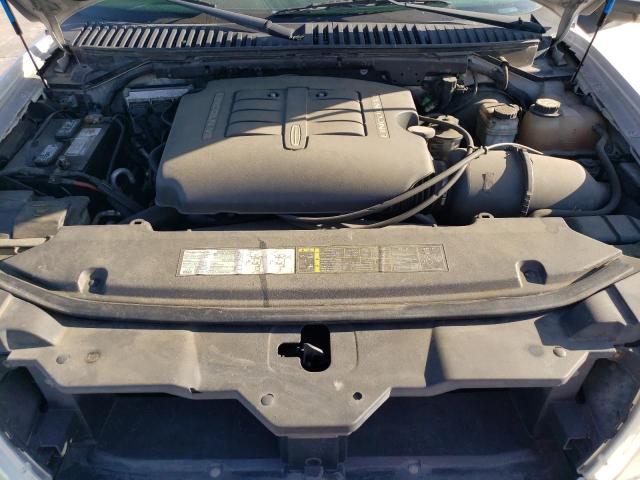 5LMFU28R84LJ30134 - 2004 LINCOLN NAVIGATOR 白色 照片 12