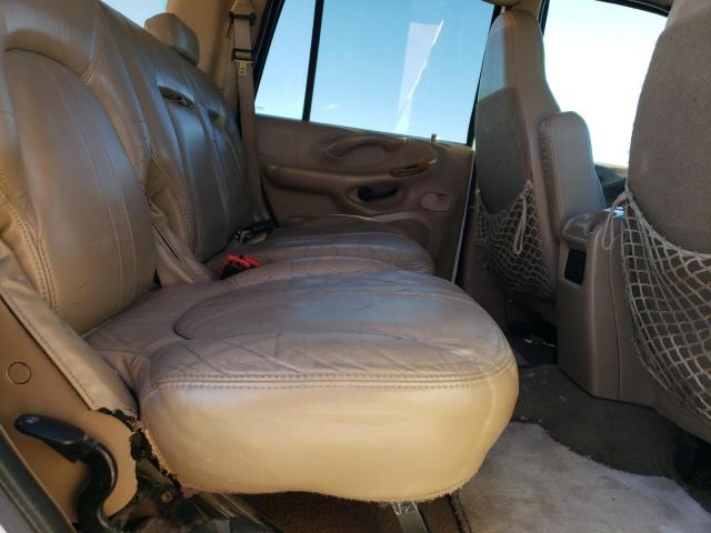 1FMRU18W2WLB50575 - 1998 FORD EXPEDITION WHITE photo 11