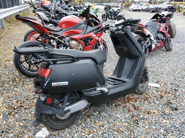 LANDEY1LXL0000161 - 2020 NIU SCOOTER BLACK photo 4