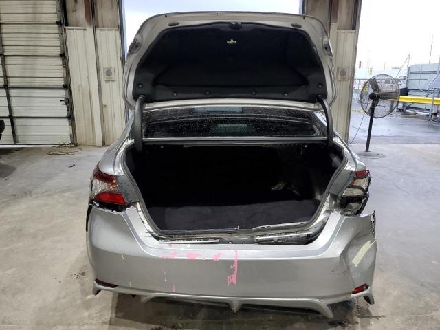 4T1T11AK6NU621089 - 2022 TOYOTA CAMRY SE SILVER photo 6