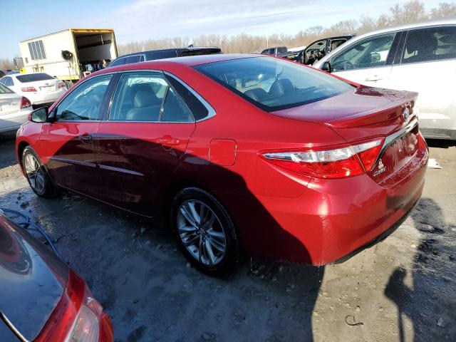 4T1BF1FKXHU658978 - 2017 TOYOTA CAMRY LE RED photo 2