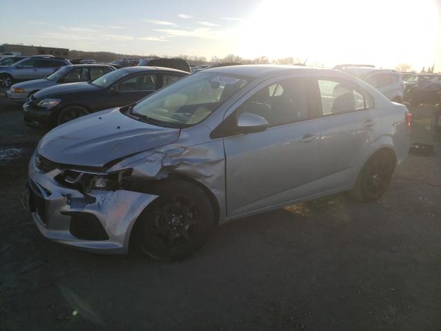 1G1JB5SH0J4137795 - 2018 CHEVROLET SONIC LS ვერცხლისფერი ფოტო 1