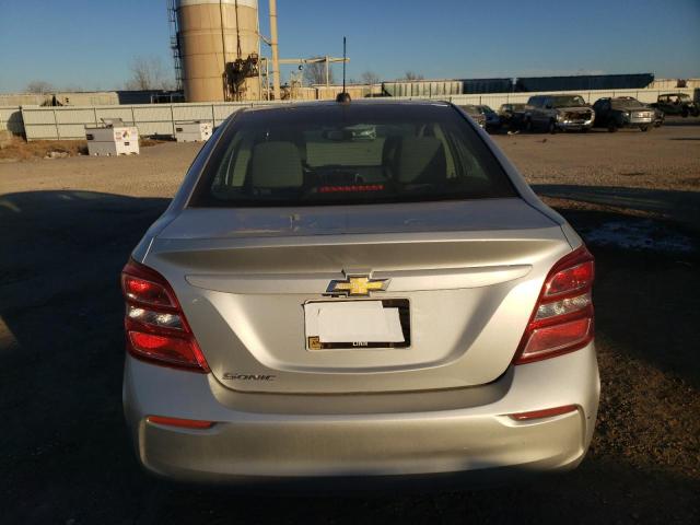 1G1JB5SH0J4137795 - 2018 CHEVROLET SONIC LS ვერცხლისფერი ფოტო 6