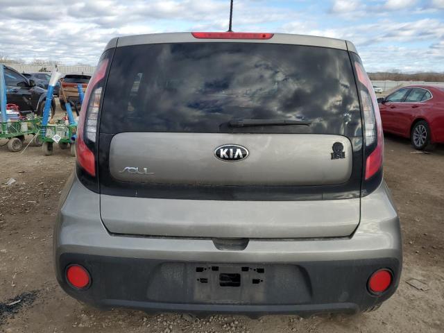 KNDJN2A26H7484311 - 2017 KIA SOUL GRAY photo 6