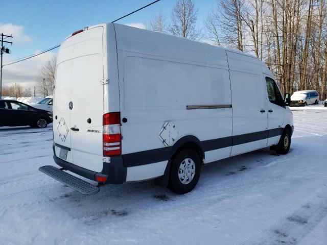 WD3PE8CBXB5579736 - 2011 MERCEDES-BENZ SPRINTER 2500 WHITE photo 3