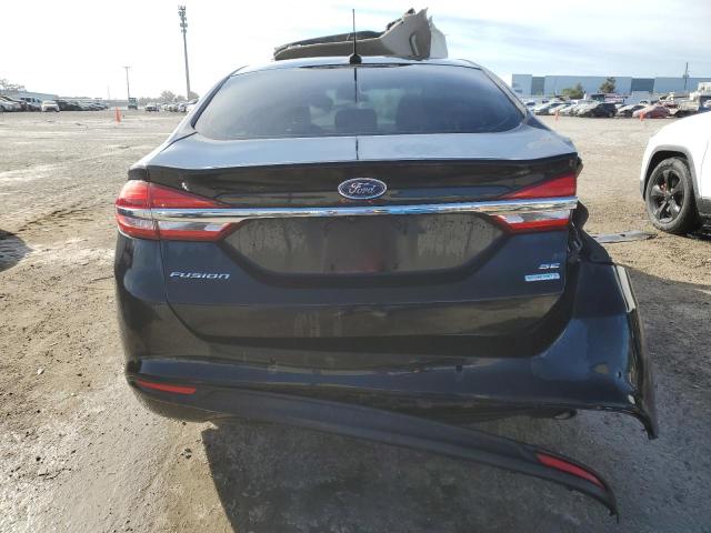 3FA6P0HD2JR174754 - 2018 FORD FUSION SE BLACK photo 6