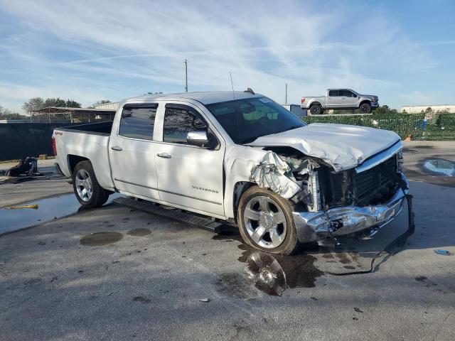 3GCUKSEJ0JG247279 - 2018 CHEVROLET SILVERADO K1500 LTZ WHITE photo 4