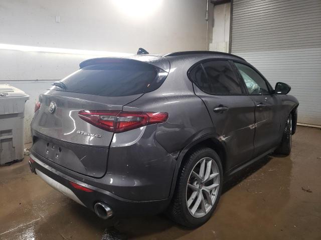 ZASFAKNN3J7B91789 - 2018 ALFA ROMEO STELVIO TI SPORT GRAY photo 3