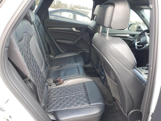 WA1C4AFY6J2052057 - 2018 AUDI SQ5 PRESTIGE WHITE photo 10