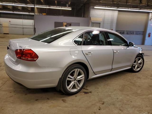 1VWBV7A39FC074534 - 2015 VOLKSWAGEN PASSAT SE SILVER photo 3