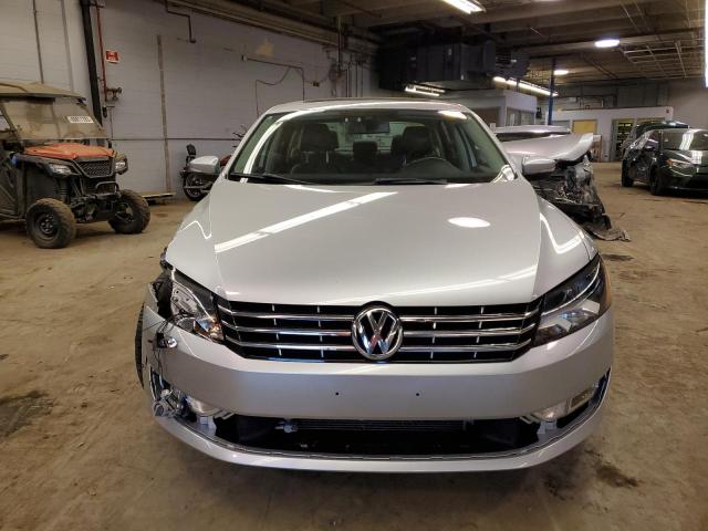 1VWBV7A39FC074534 - 2015 VOLKSWAGEN PASSAT SE SILVER photo 5