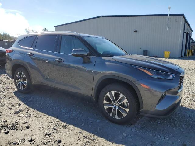 5TDGZRAH1NS116891 - 2022 TOYOTA HIGHLANDER XLE GRAY photo 4