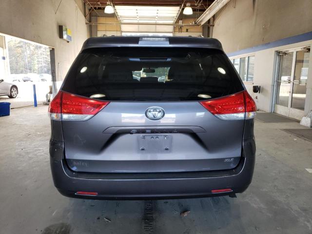 5TDYK3DC3CS248778 - 2012 TOYOTA SIENNA XLE GRAY photo 6